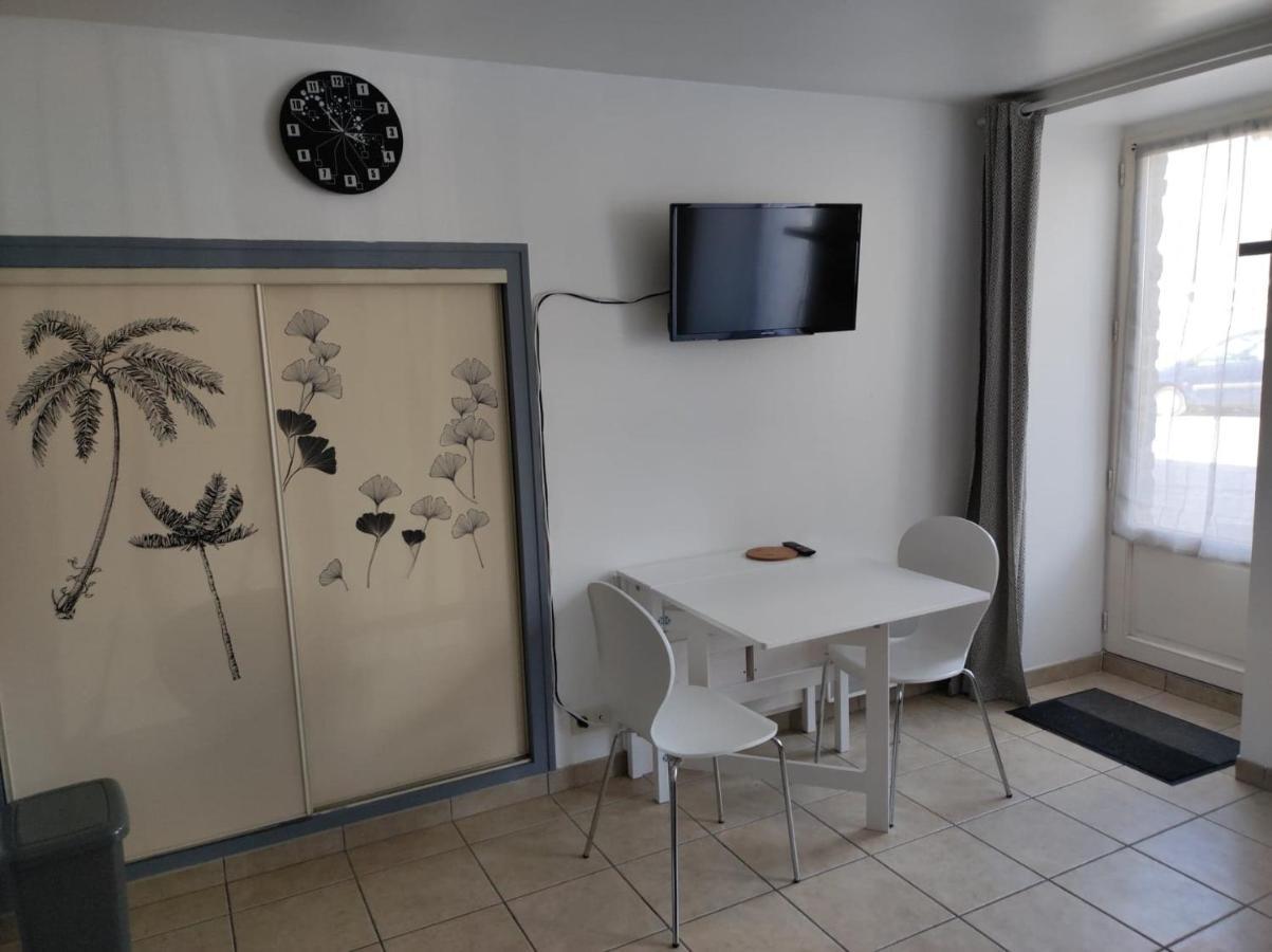 Studio 2 Personnes En Centre Ville Saint-Pierre-de-Plesguen Zewnętrze zdjęcie
